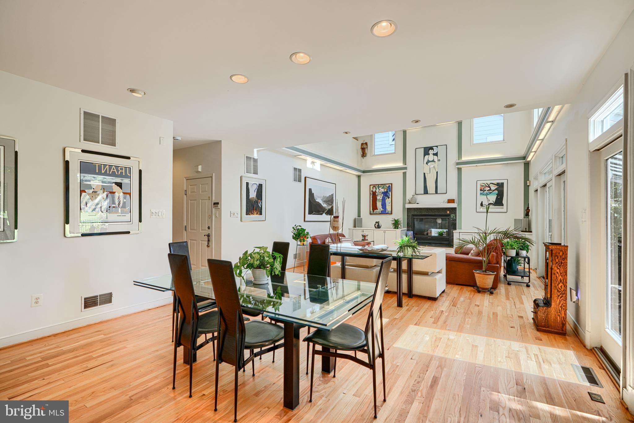 HOBBITS GLEN - Residential