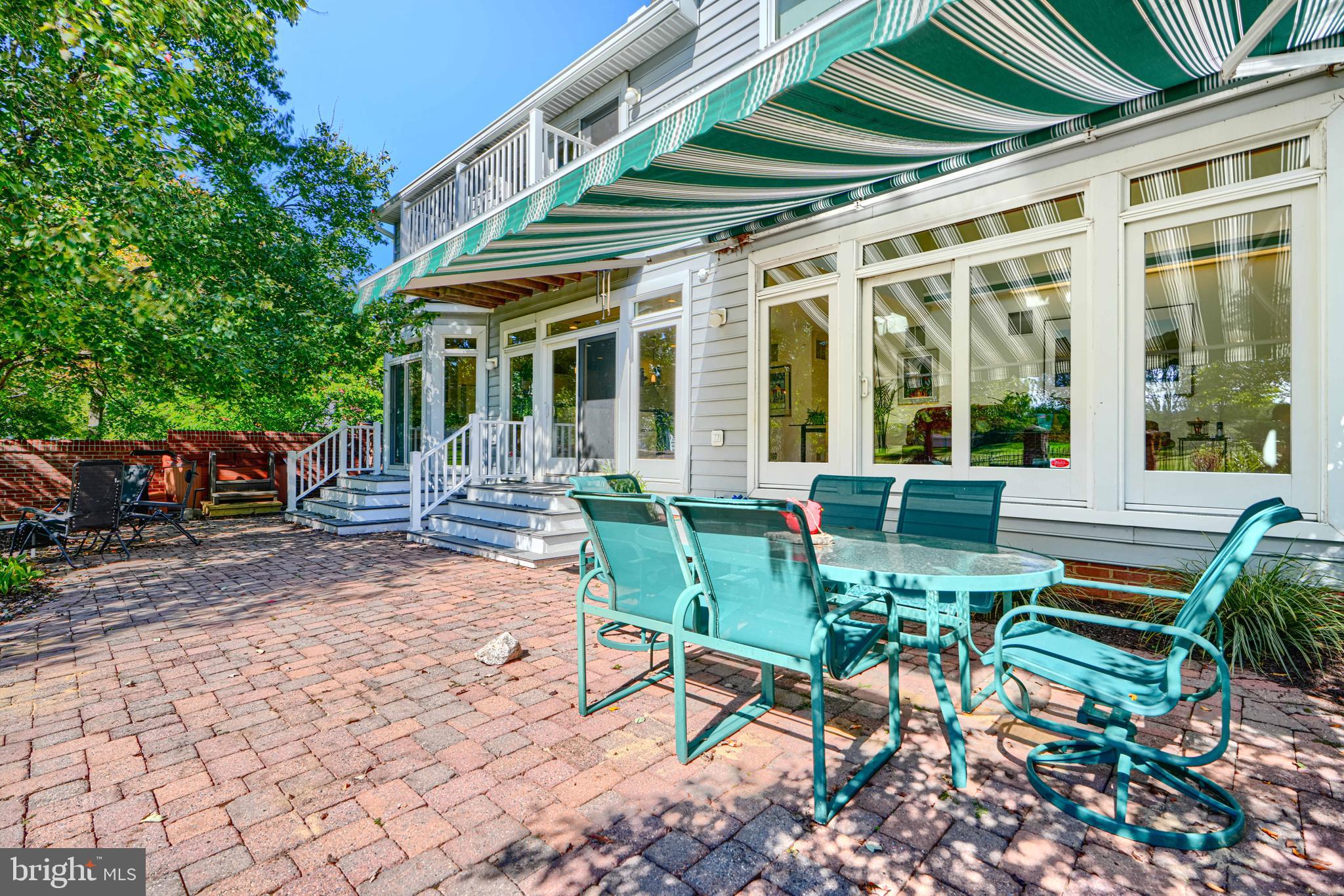 HOBBITS GLEN - Residential