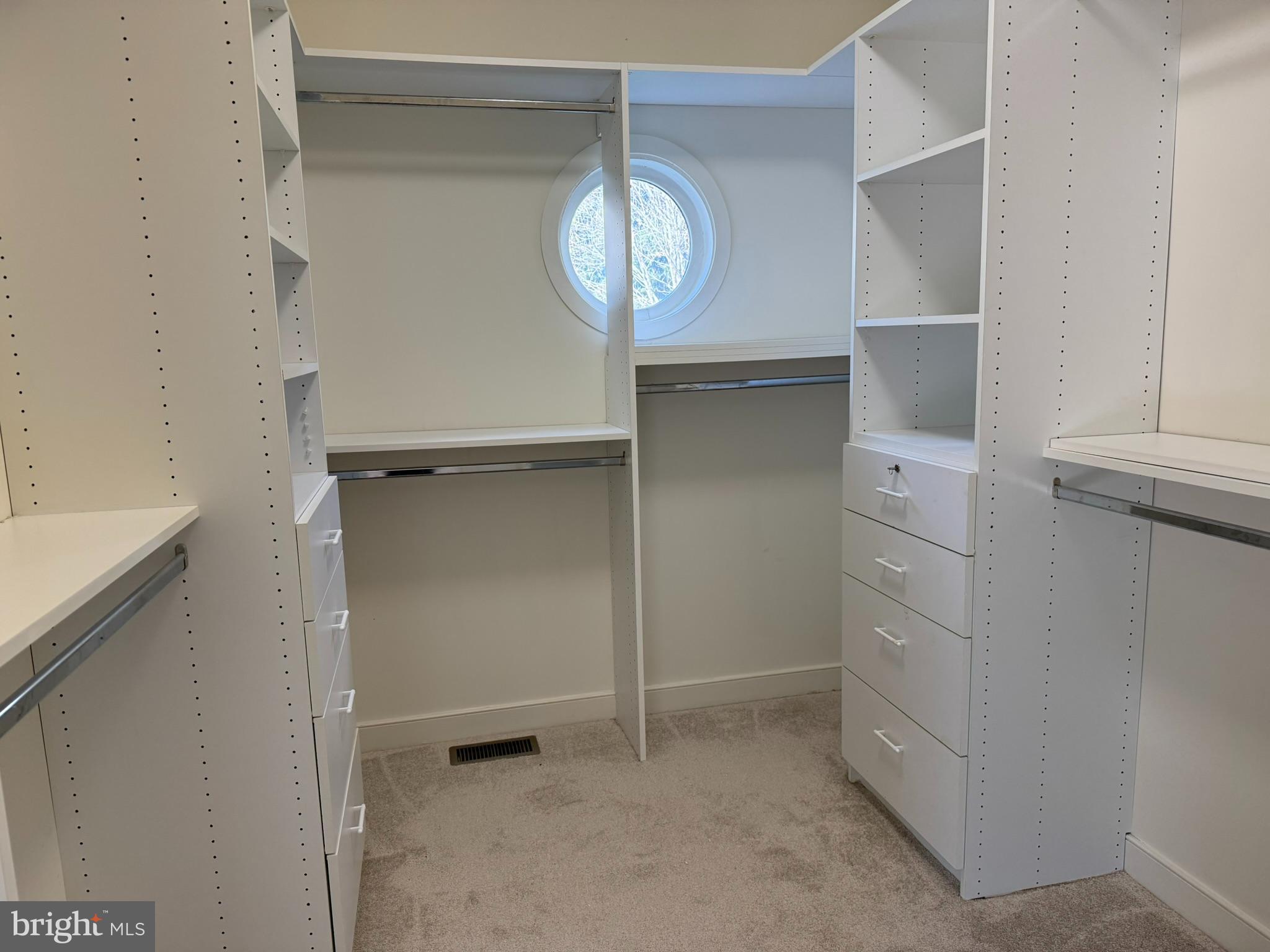 HOBBITS GLEN - Residential