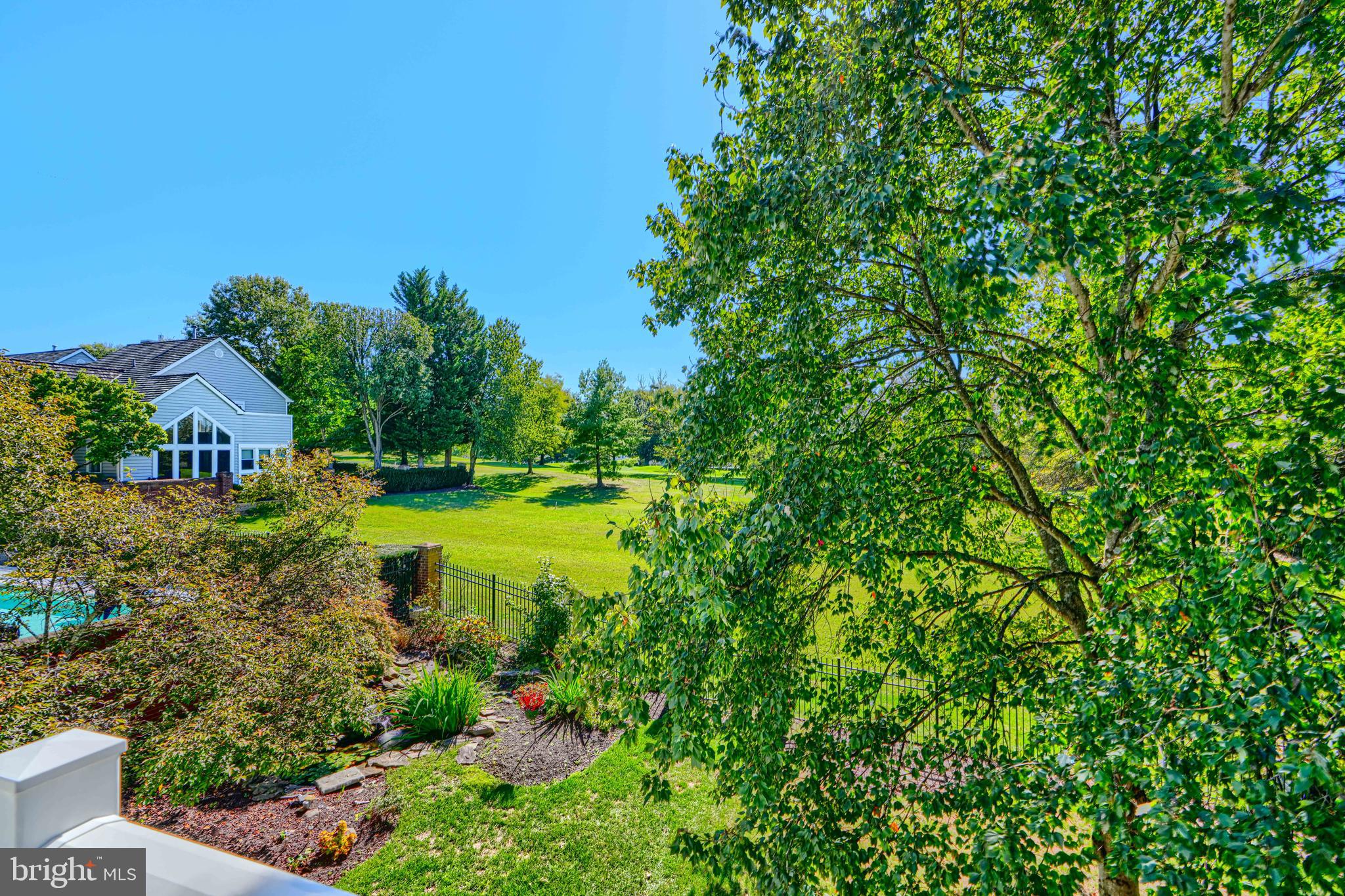 HOBBITS GLEN - Residential