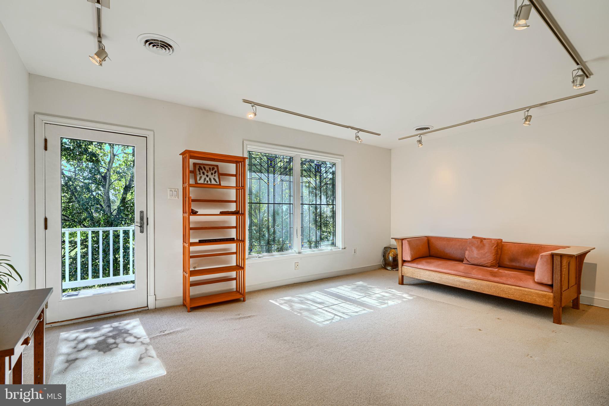 HOBBITS GLEN - Residential