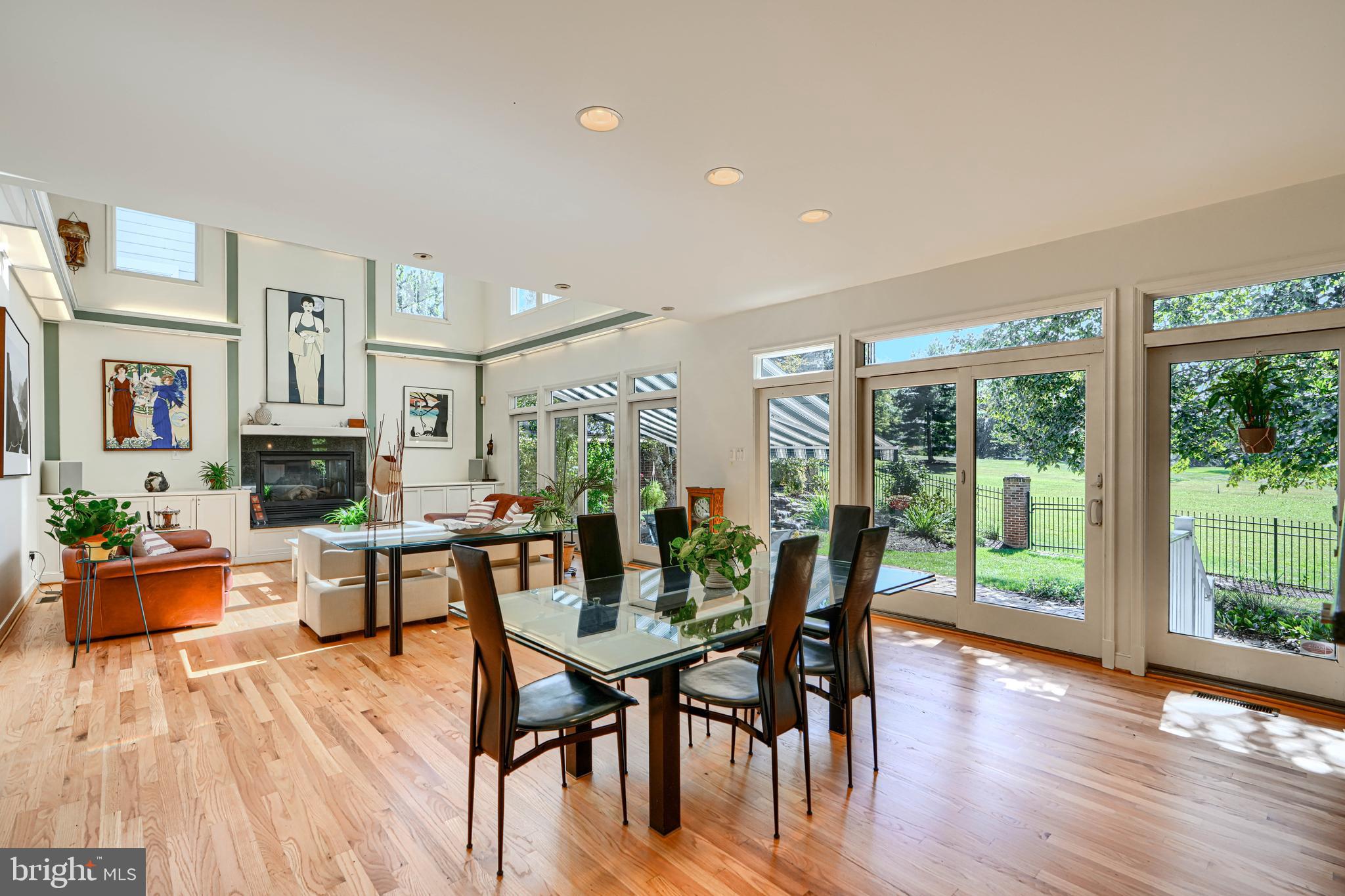 HOBBITS GLEN - Residential