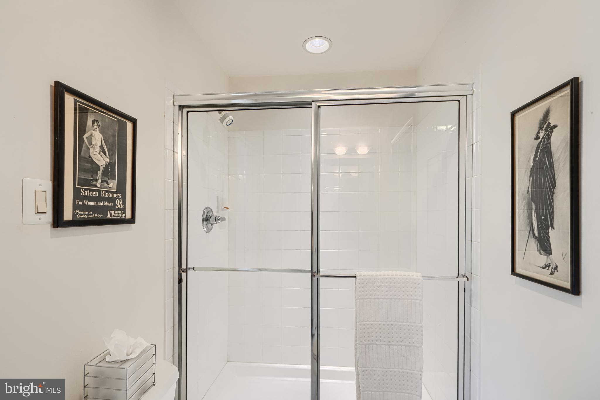 HOBBITS GLEN - Residential