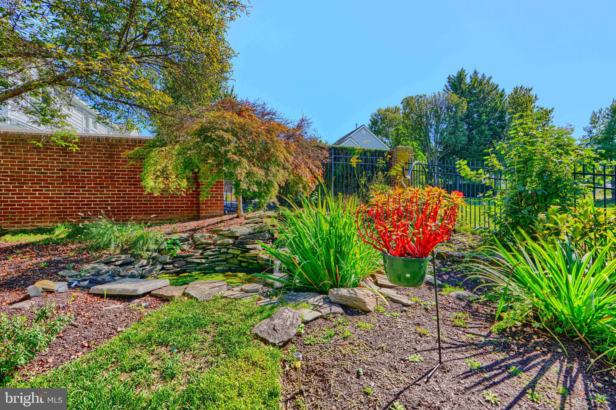 HOBBITS GLEN - Residential
