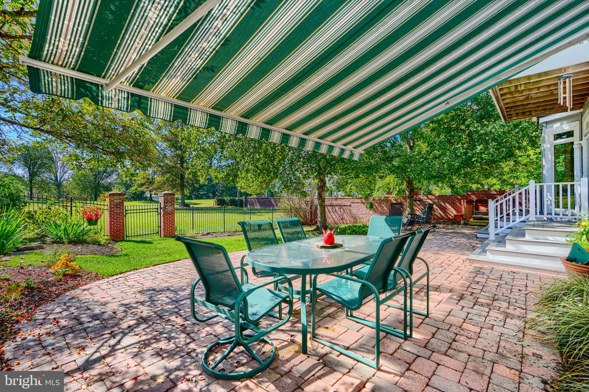 HOBBITS GLEN - Residential