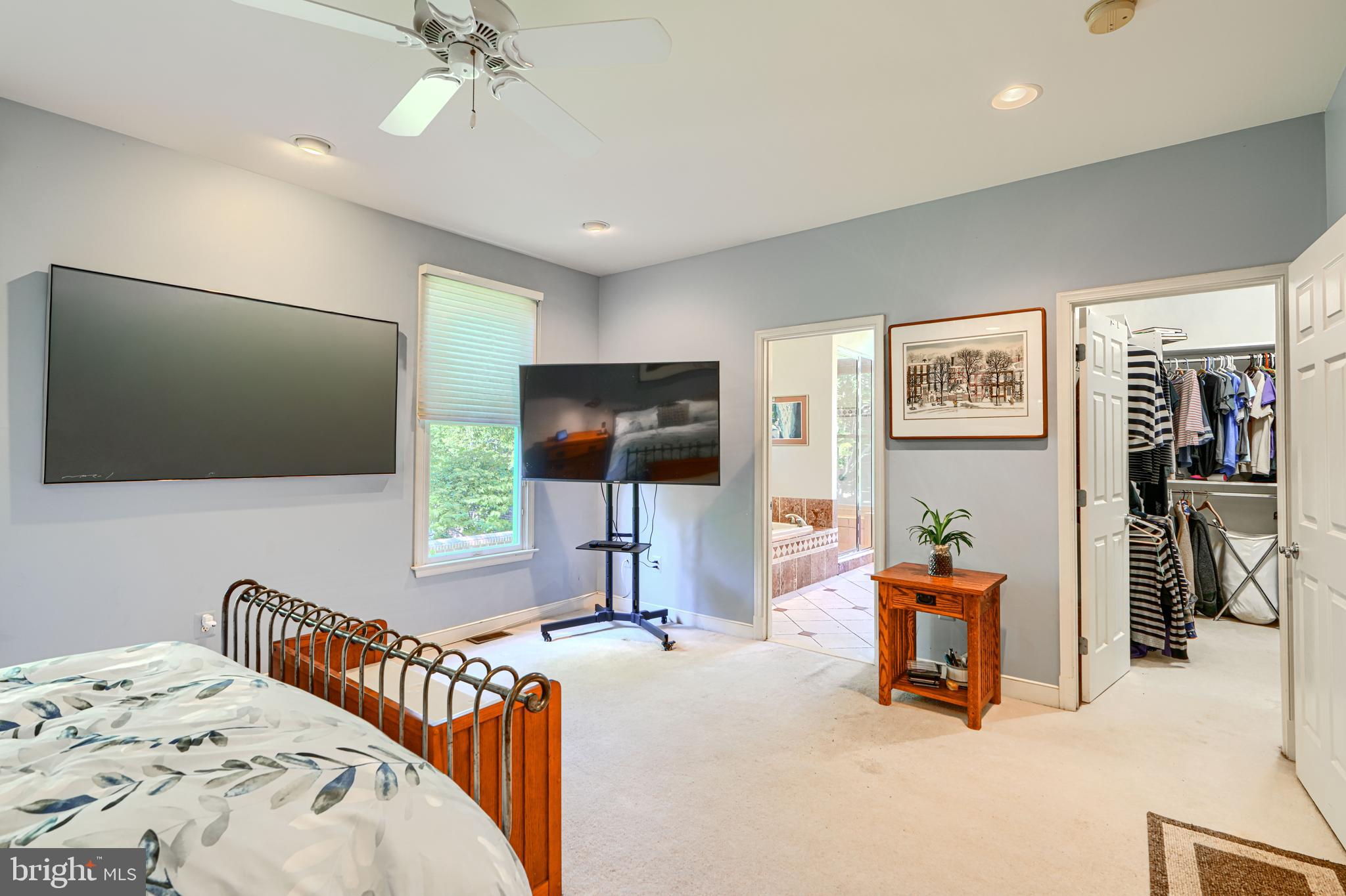 HOBBITS GLEN - Residential