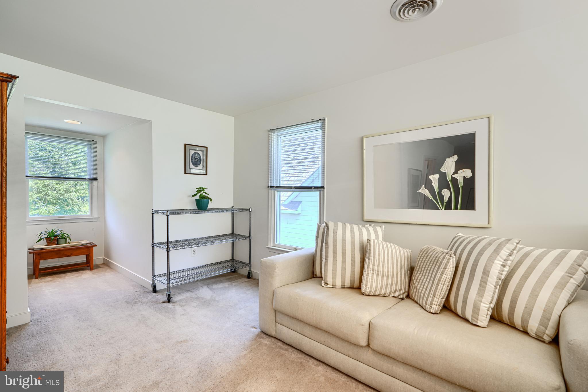 HOBBITS GLEN - Residential