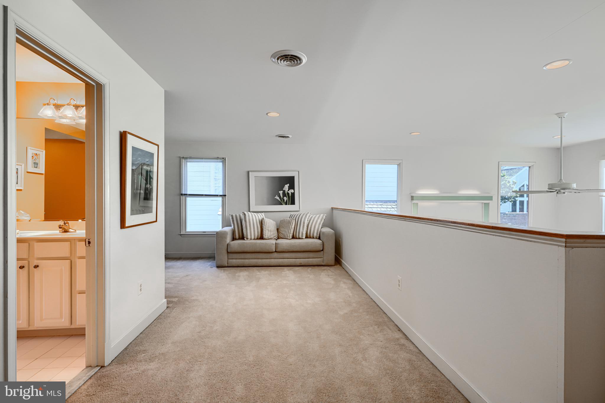 HOBBITS GLEN - Residential