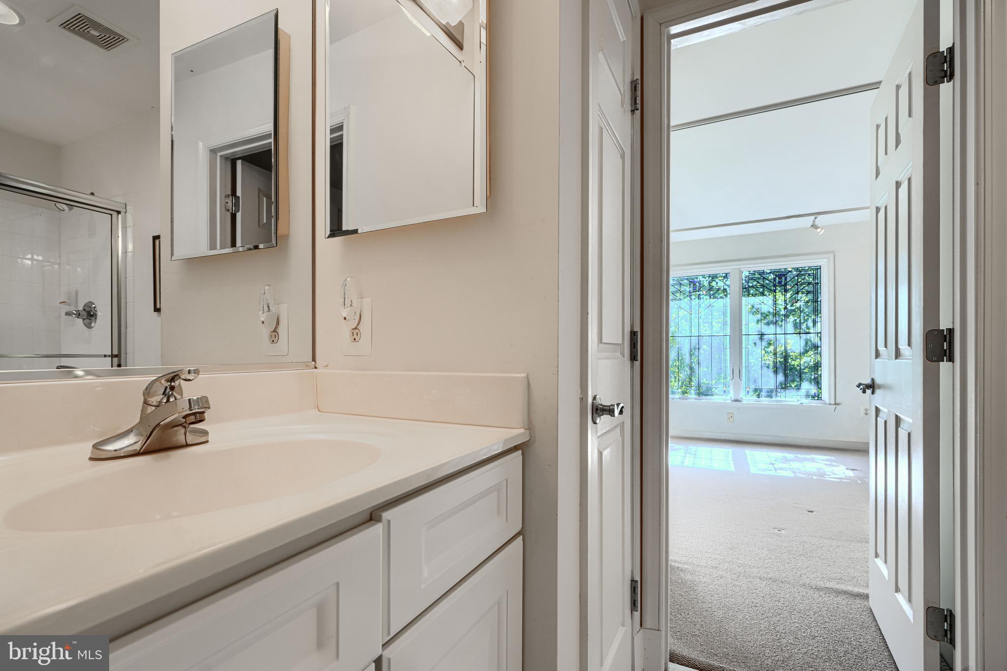 HOBBITS GLEN - Residential