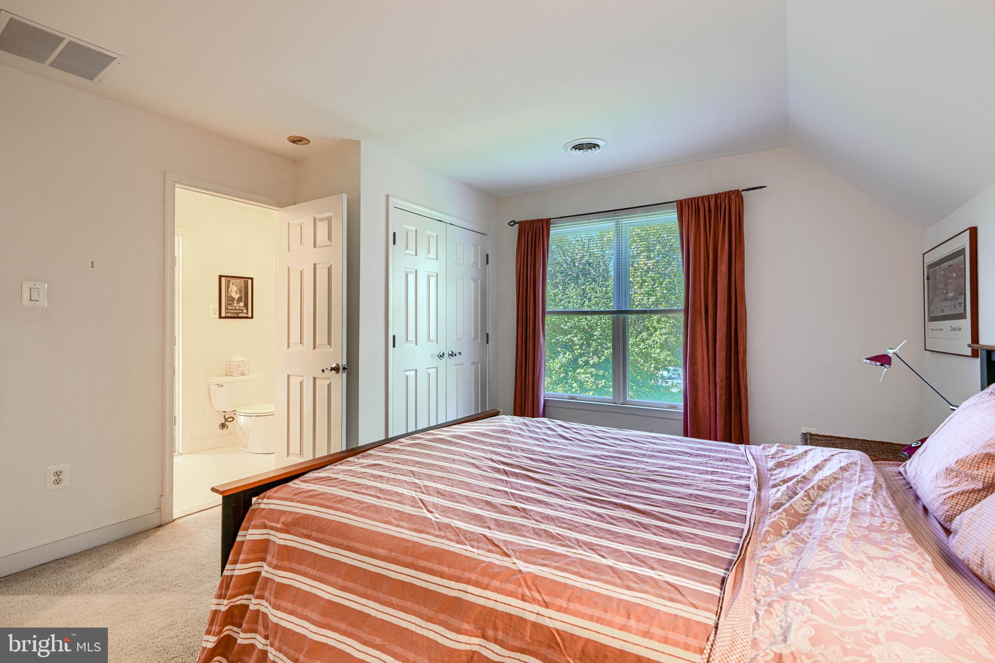 HOBBITS GLEN - Residential