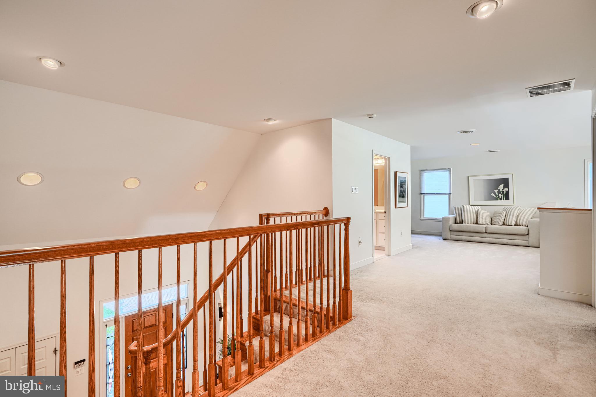 HOBBITS GLEN - Residential