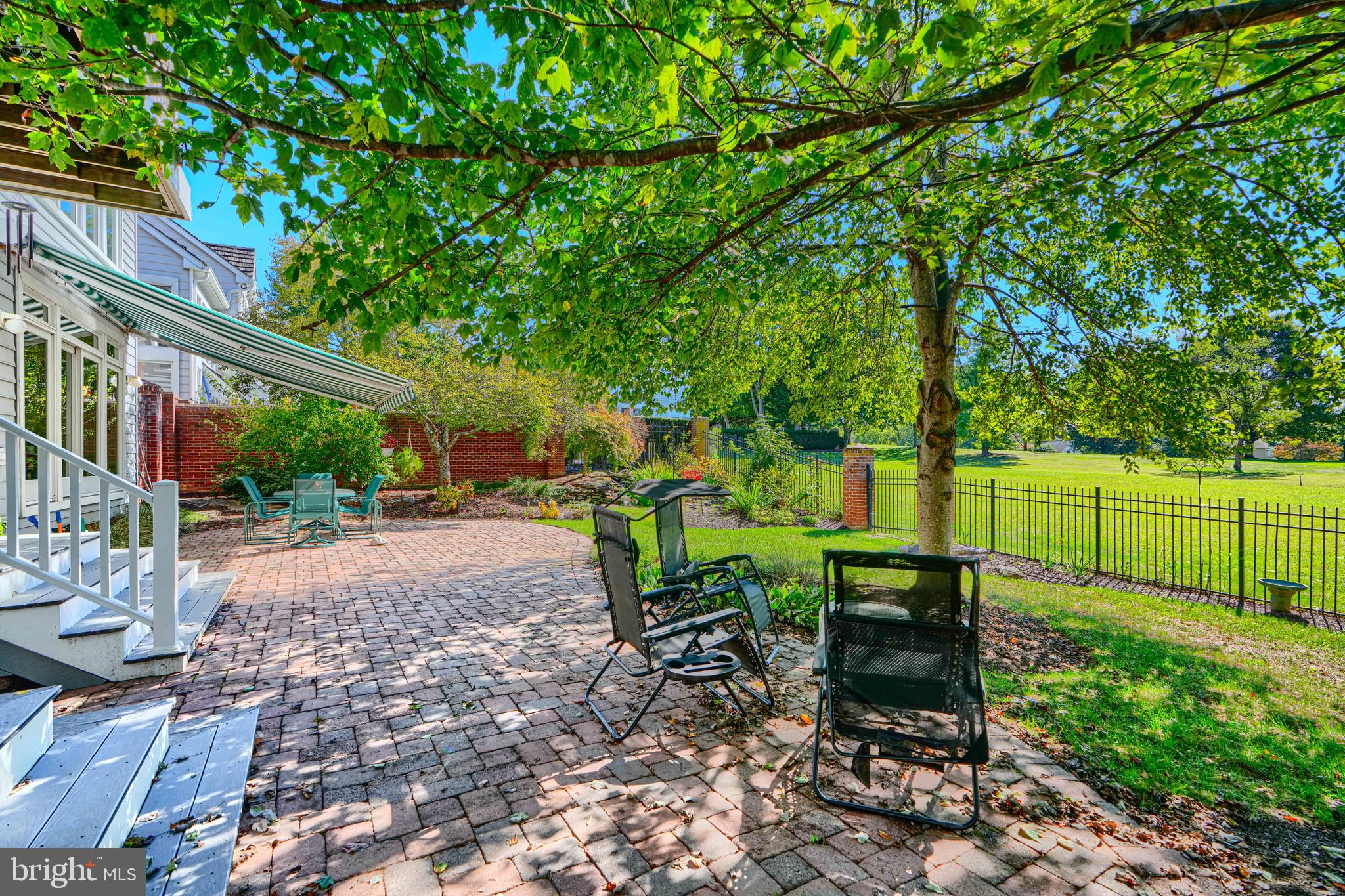 HOBBITS GLEN - Residential