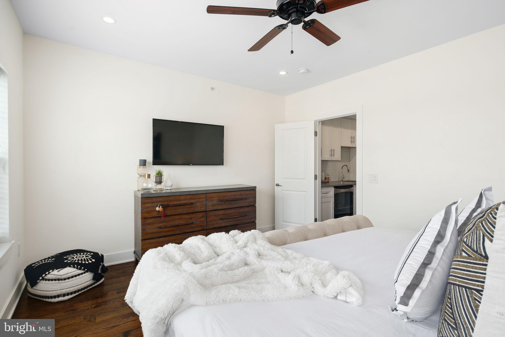 PHILADELPHIA - Residential