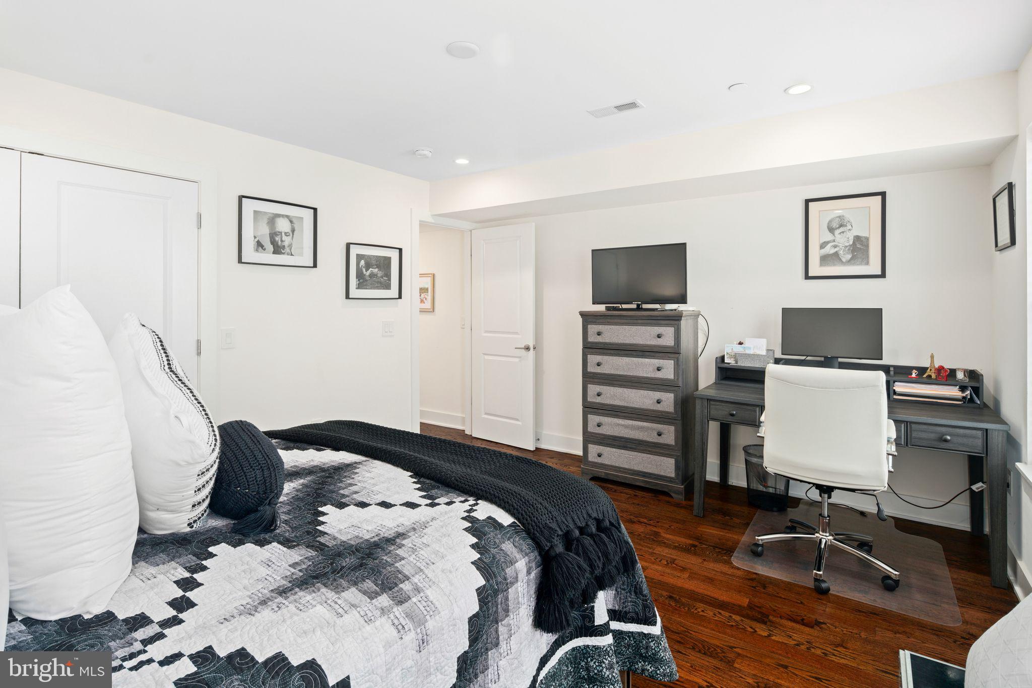 PHILADELPHIA - Residential