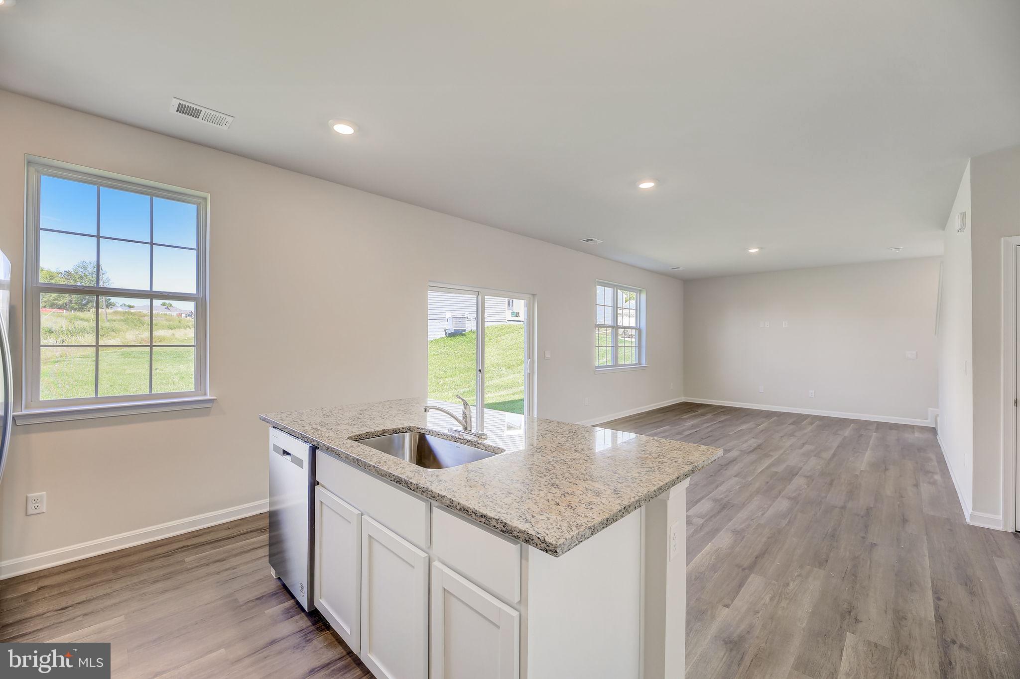 PEMBROOKE - Residential