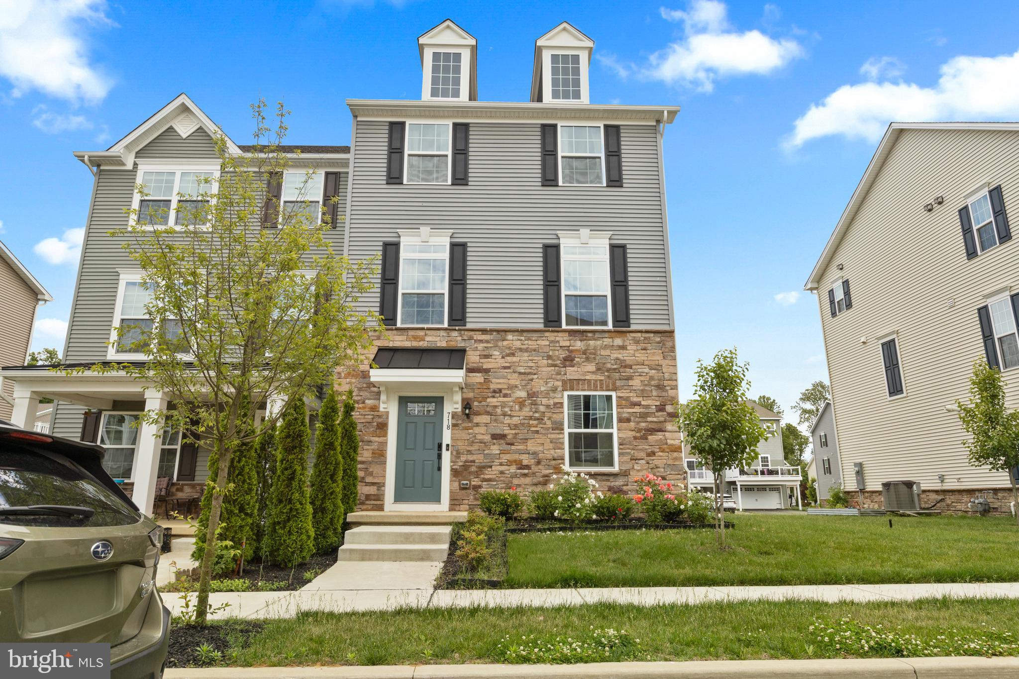 718 KALMAR LANE