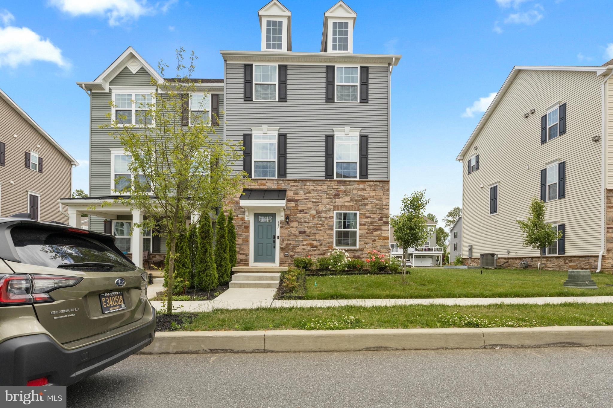 718 KALMAR LANE