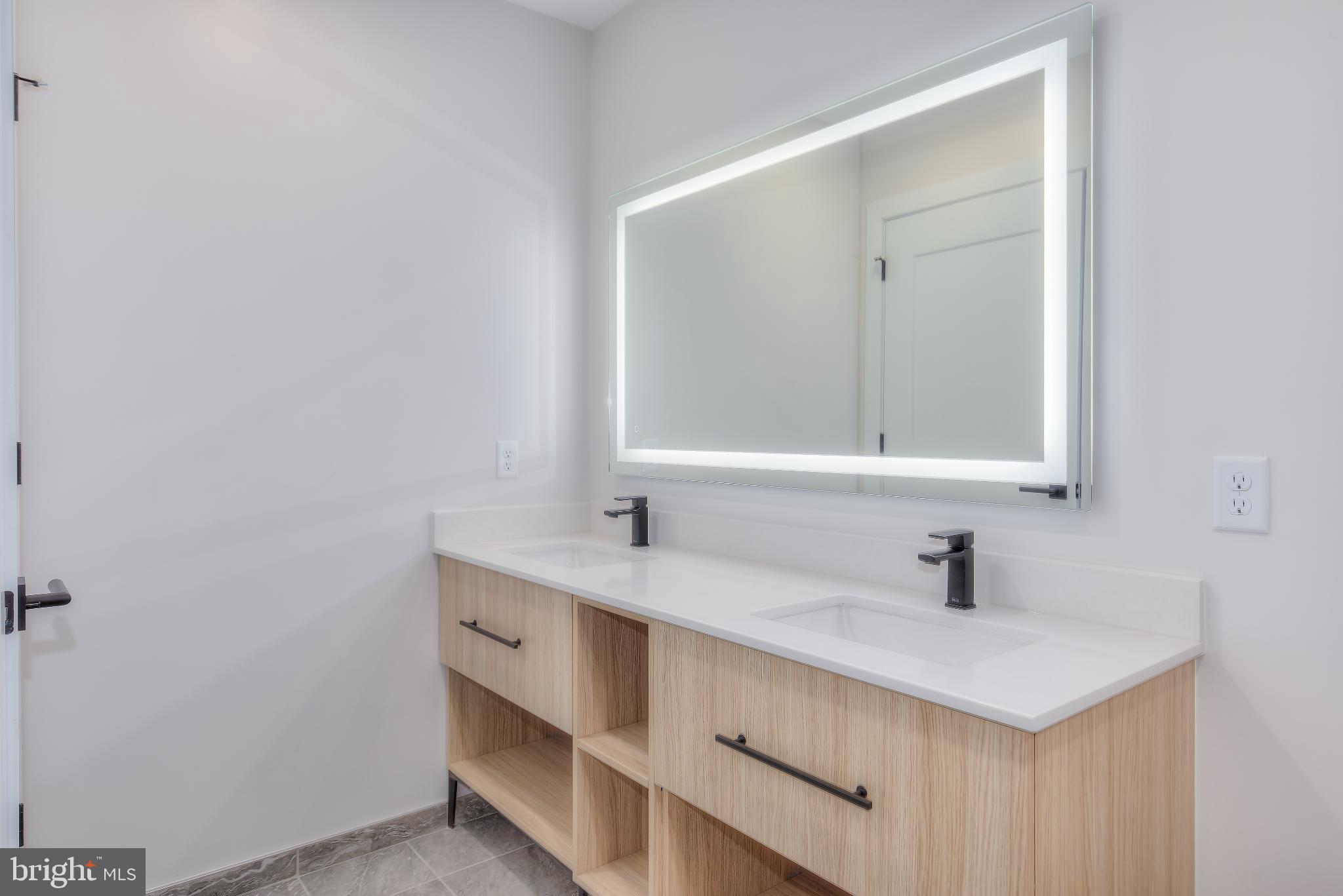 FALLS CHURCH CITY - Residential