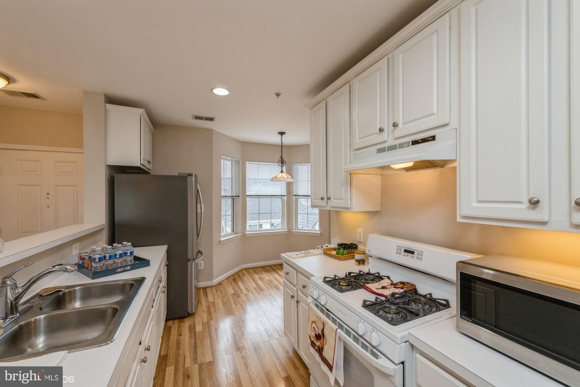 LAKESIDE AT SOUTH RIDING - Residential Lease