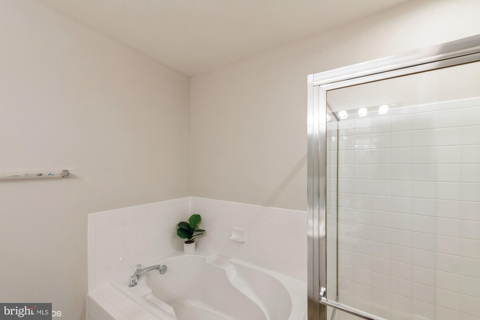 LAKESIDE AT SOUTH RIDING - Residential Lease