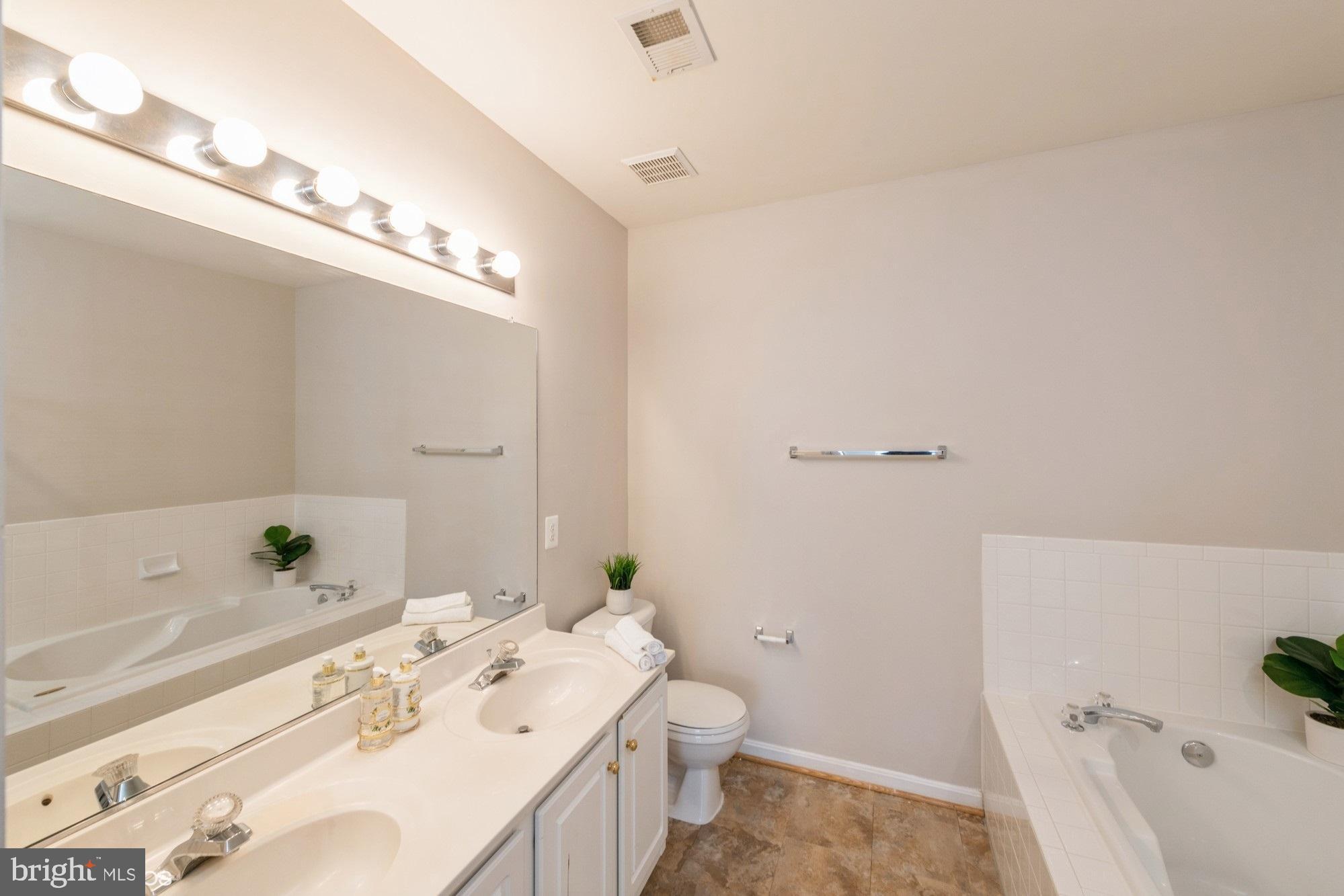 LAKESIDE AT SOUTH RIDING - Residential Lease