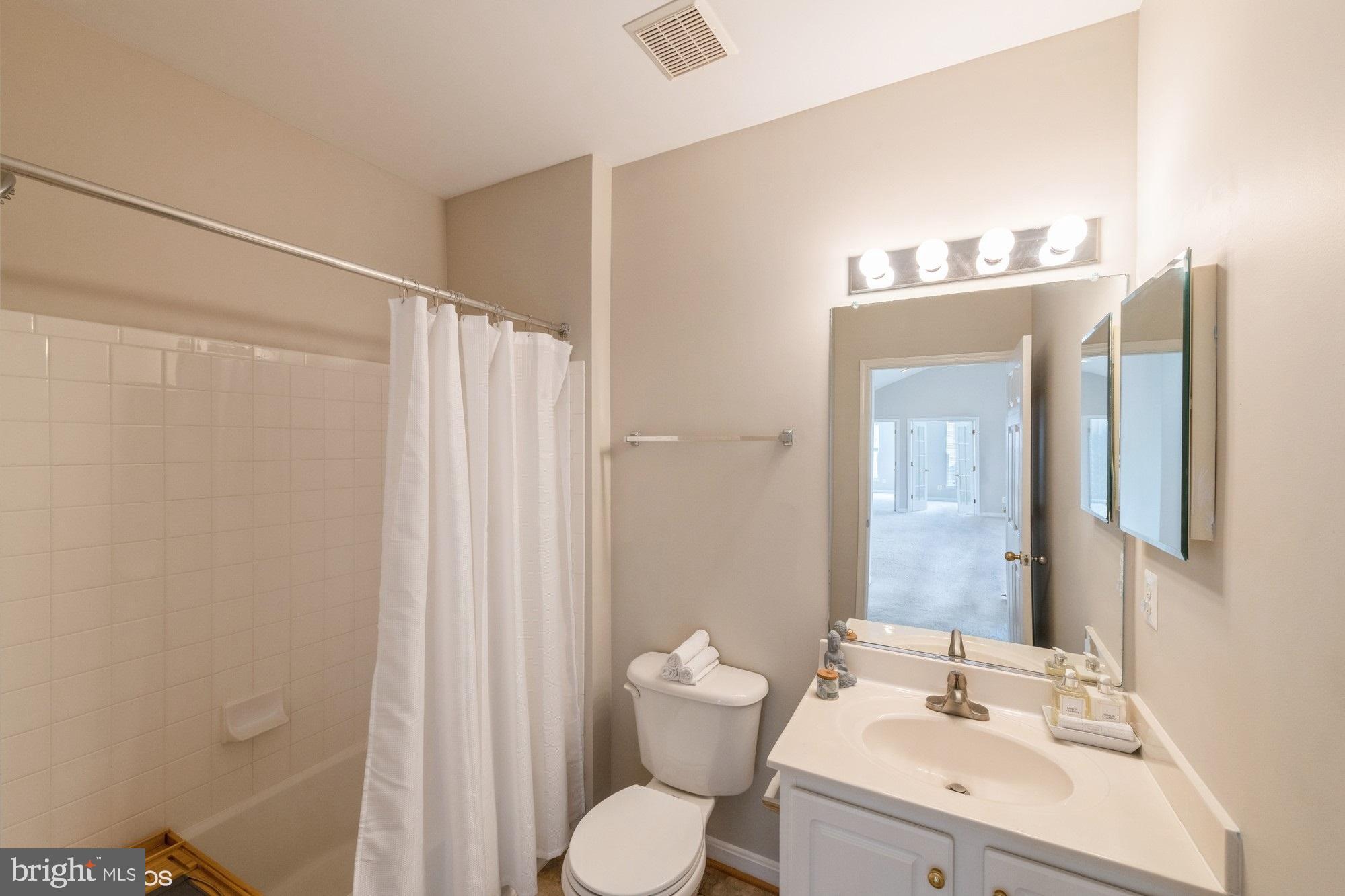 LAKESIDE AT SOUTH RIDING - Residential Lease