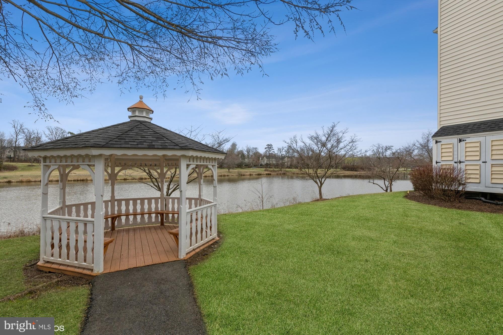 LAKESIDE AT SOUTH RIDING - Residential Lease