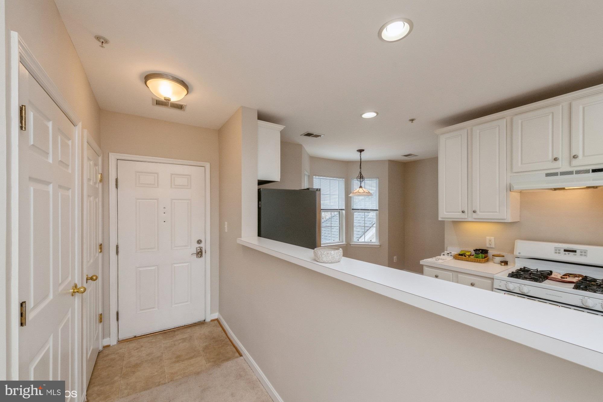 LAKESIDE AT SOUTH RIDING - Residential Lease