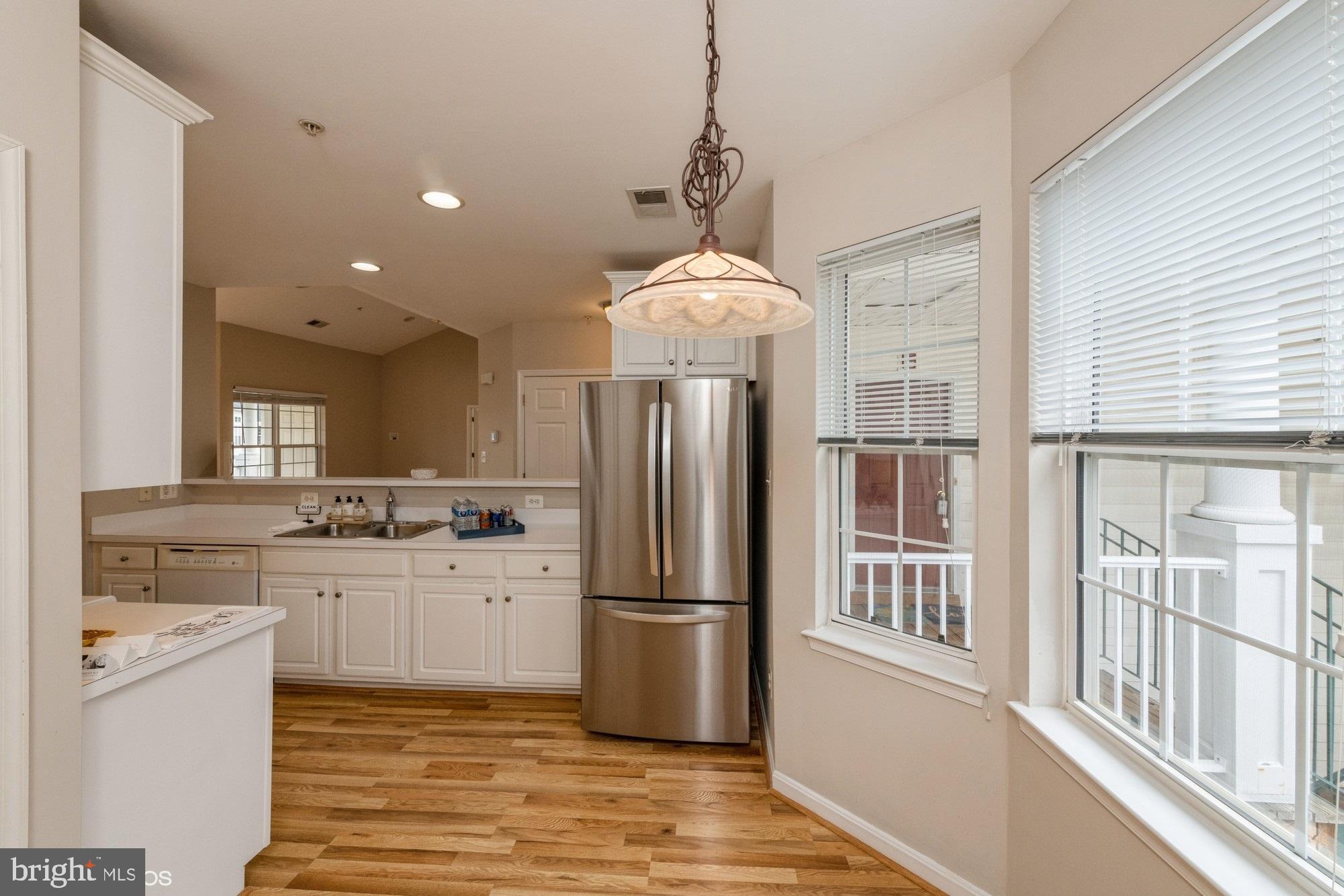 LAKESIDE AT SOUTH RIDING - Residential Lease