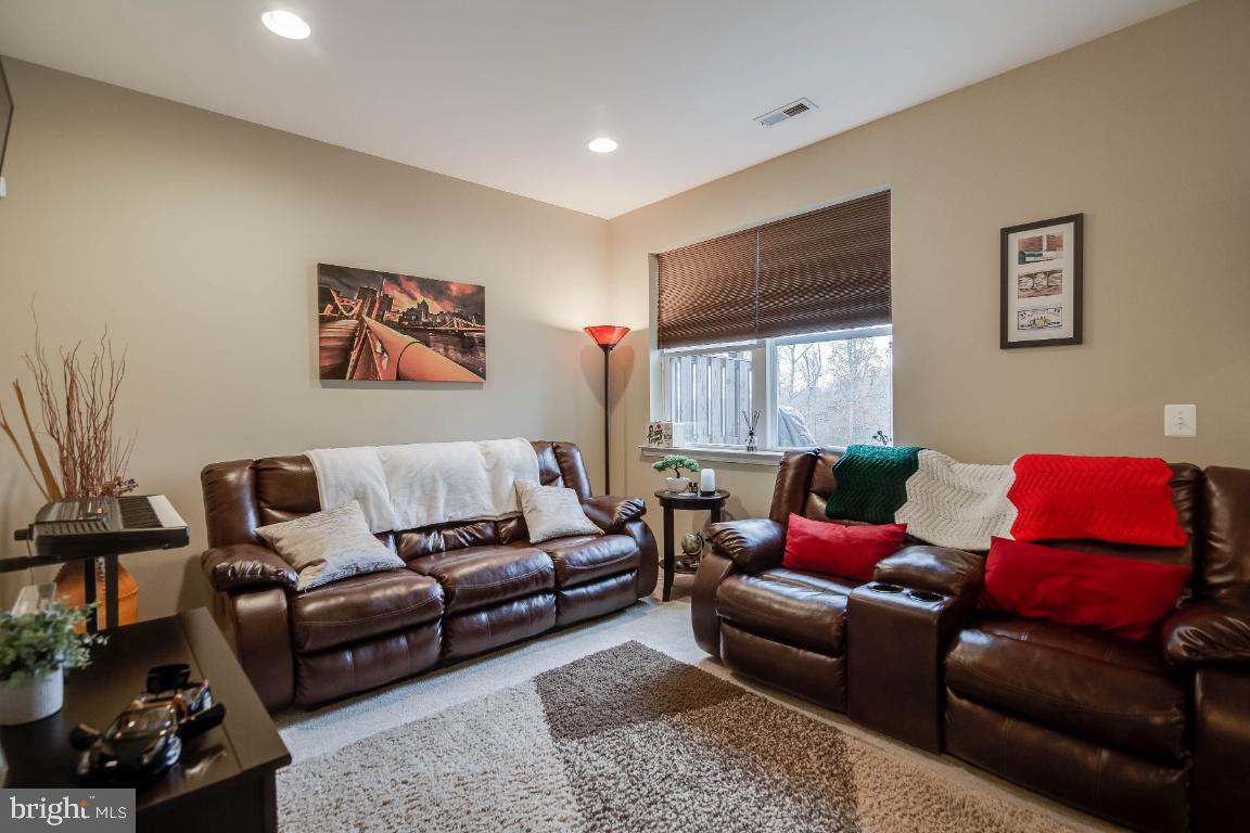 COLONIAL FORGE - Residential