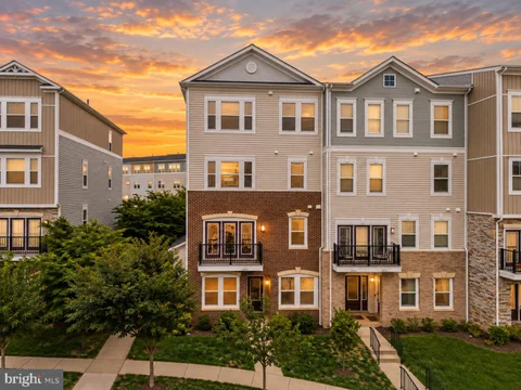 24592 Rosebay Terrace, Aldie, VA MLS: VALO2137320
