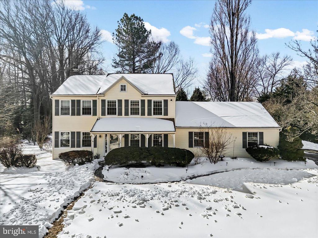 Photo of 1103 Red Oak Dr, GARNET VALLEY, PA 19060 (MLS # PADE2107456)
