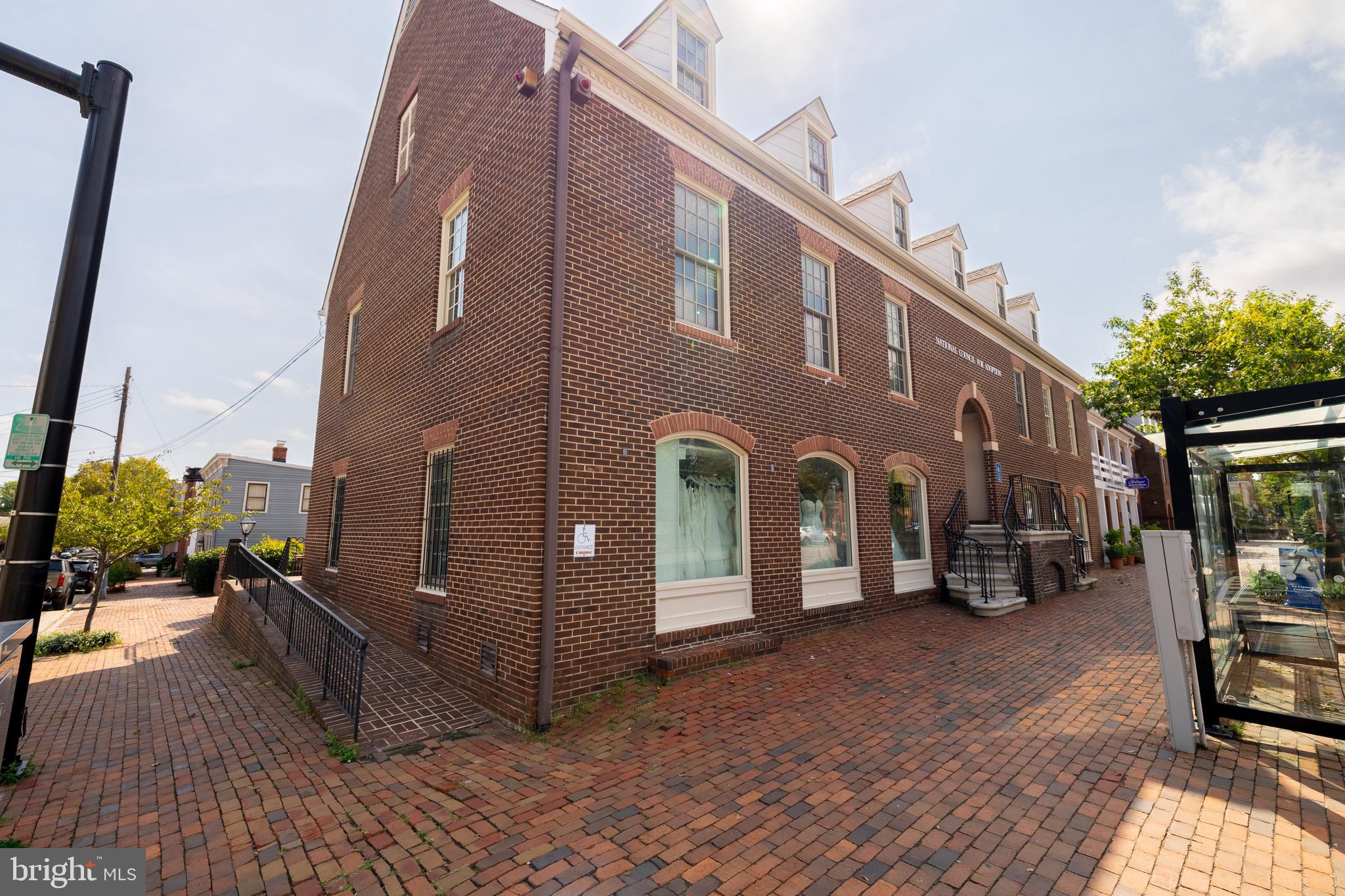 OLD TOWN - Commercial Lease