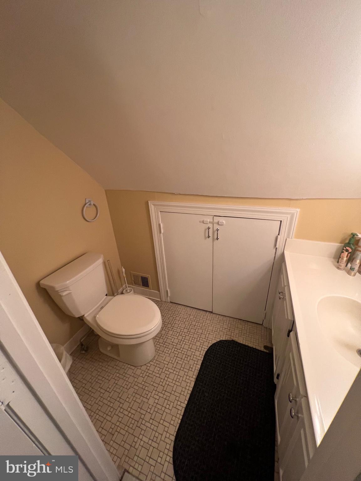 OLD TOWN - Commercial Lease