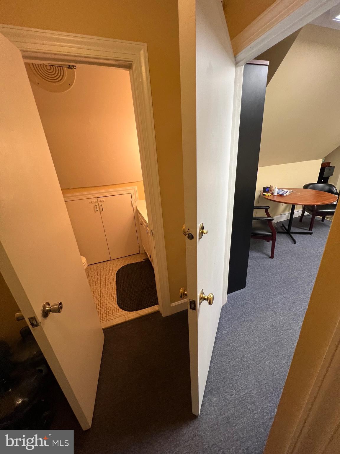 OLD TOWN - Commercial Lease