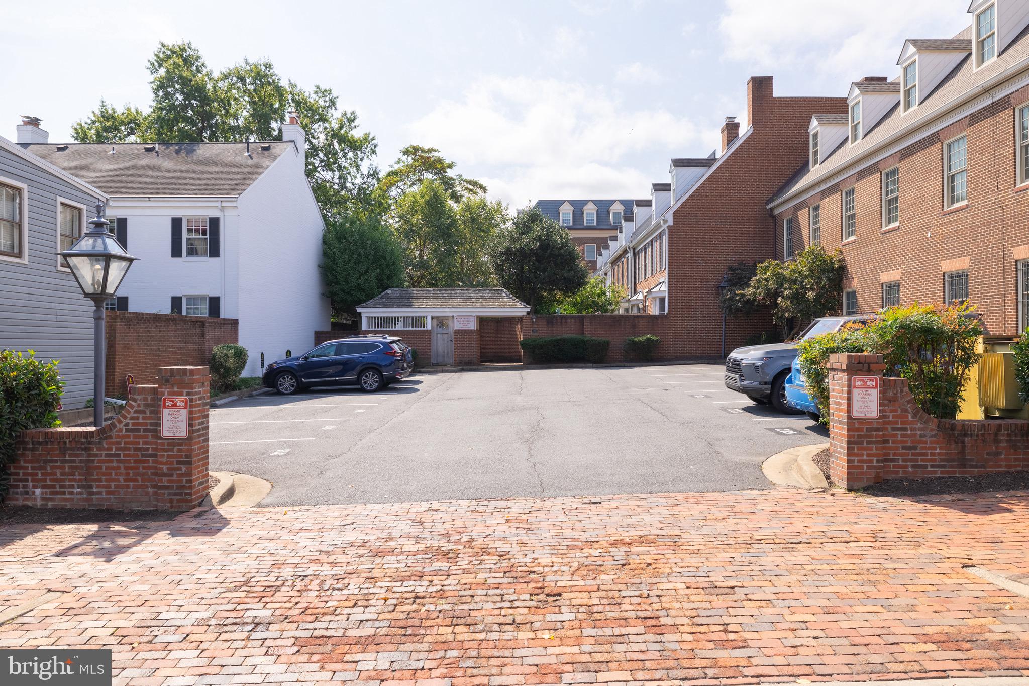 OLD TOWN - Commercial Lease