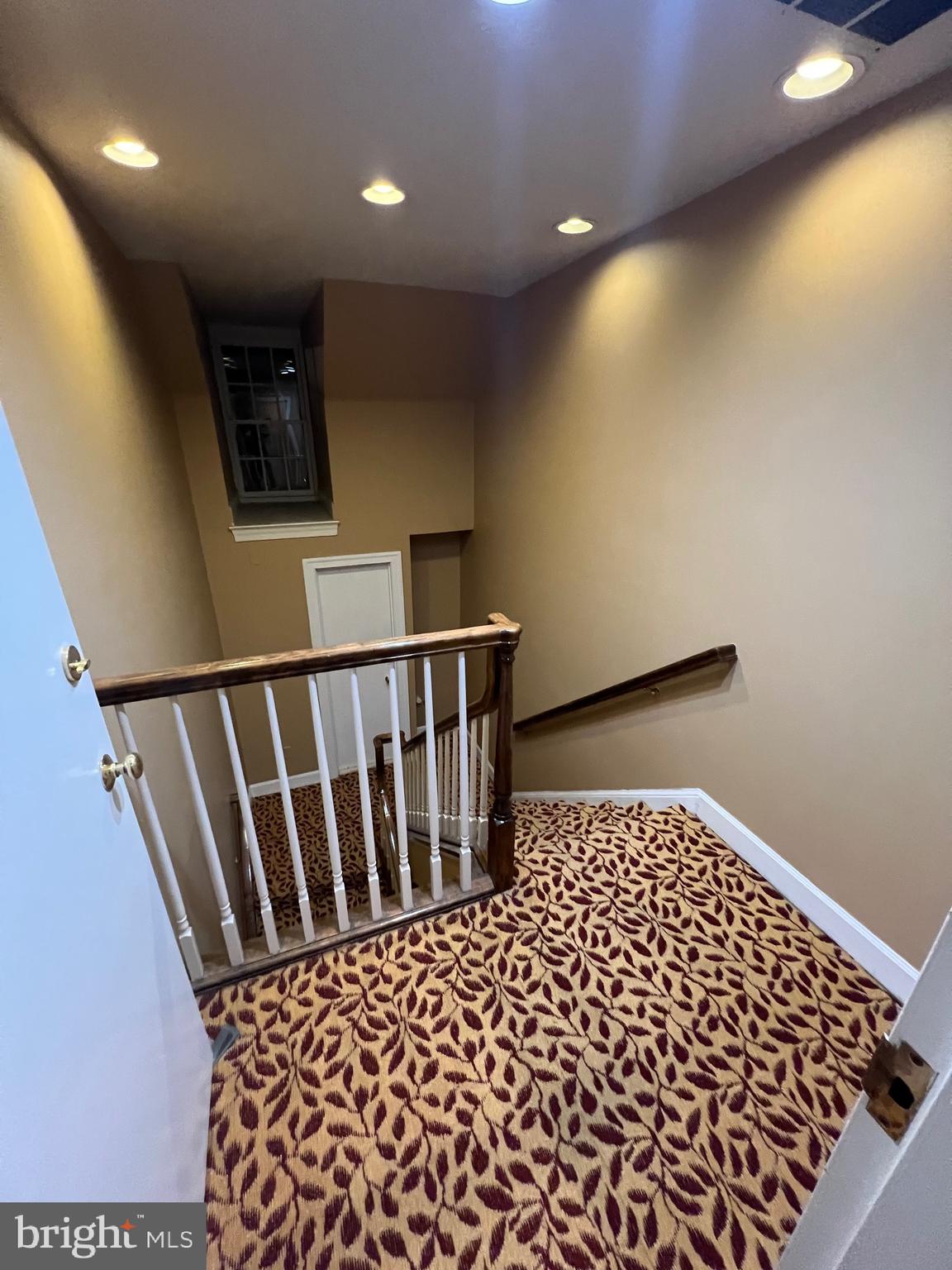 OLD TOWN - Commercial Lease