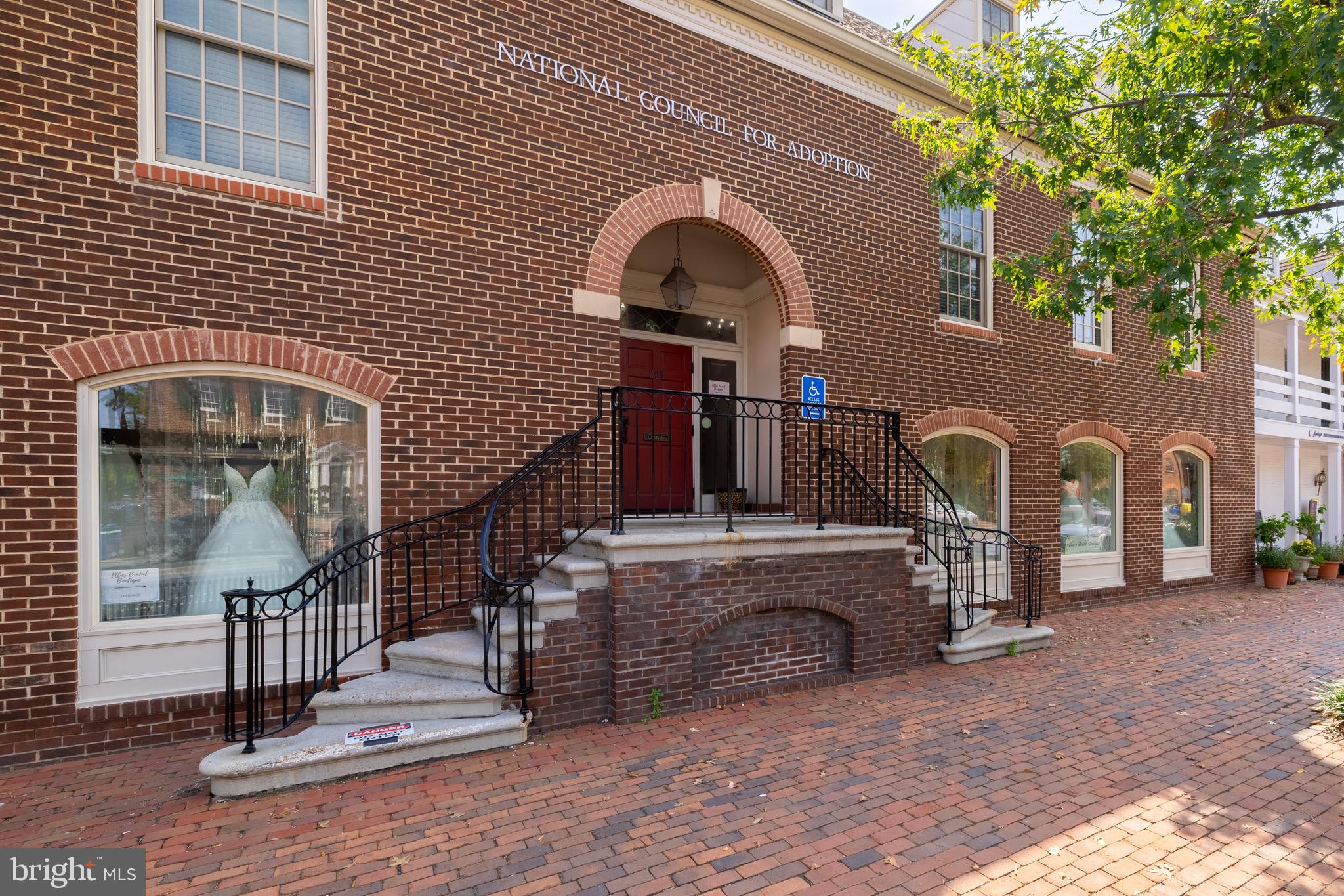 OLD TOWN - Commercial Lease