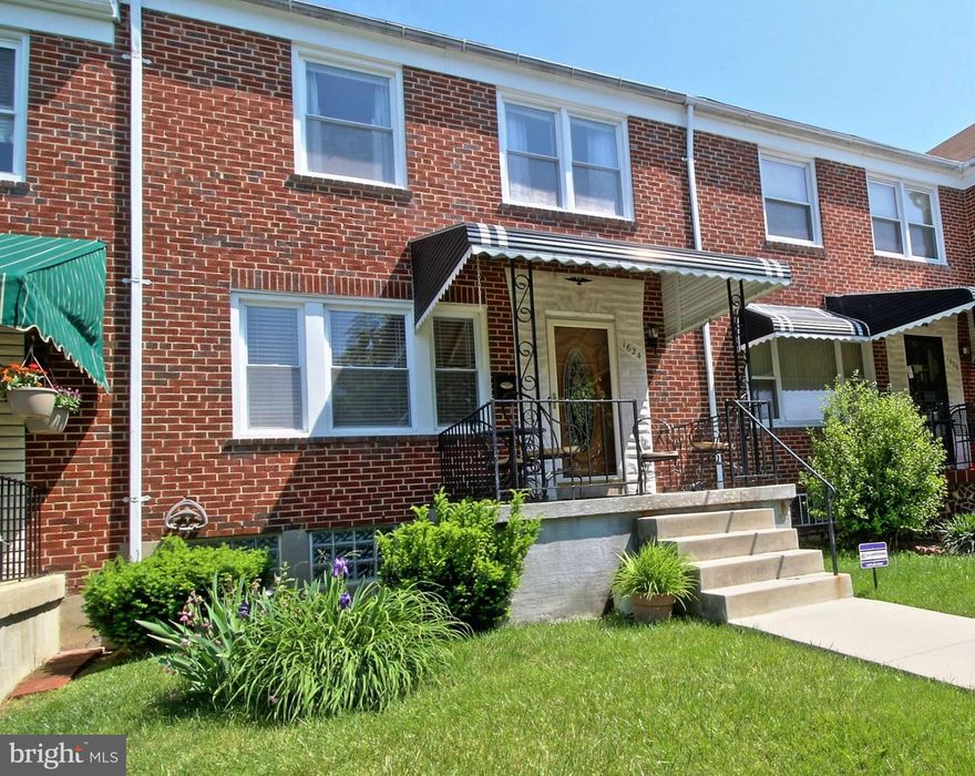 Owner is offering their home for rent or for sale. Beautifully decorated and ready for immediate occupancy. Cost of water usage to be paid by owner. Great surroundings close to everything. Call to see it today.