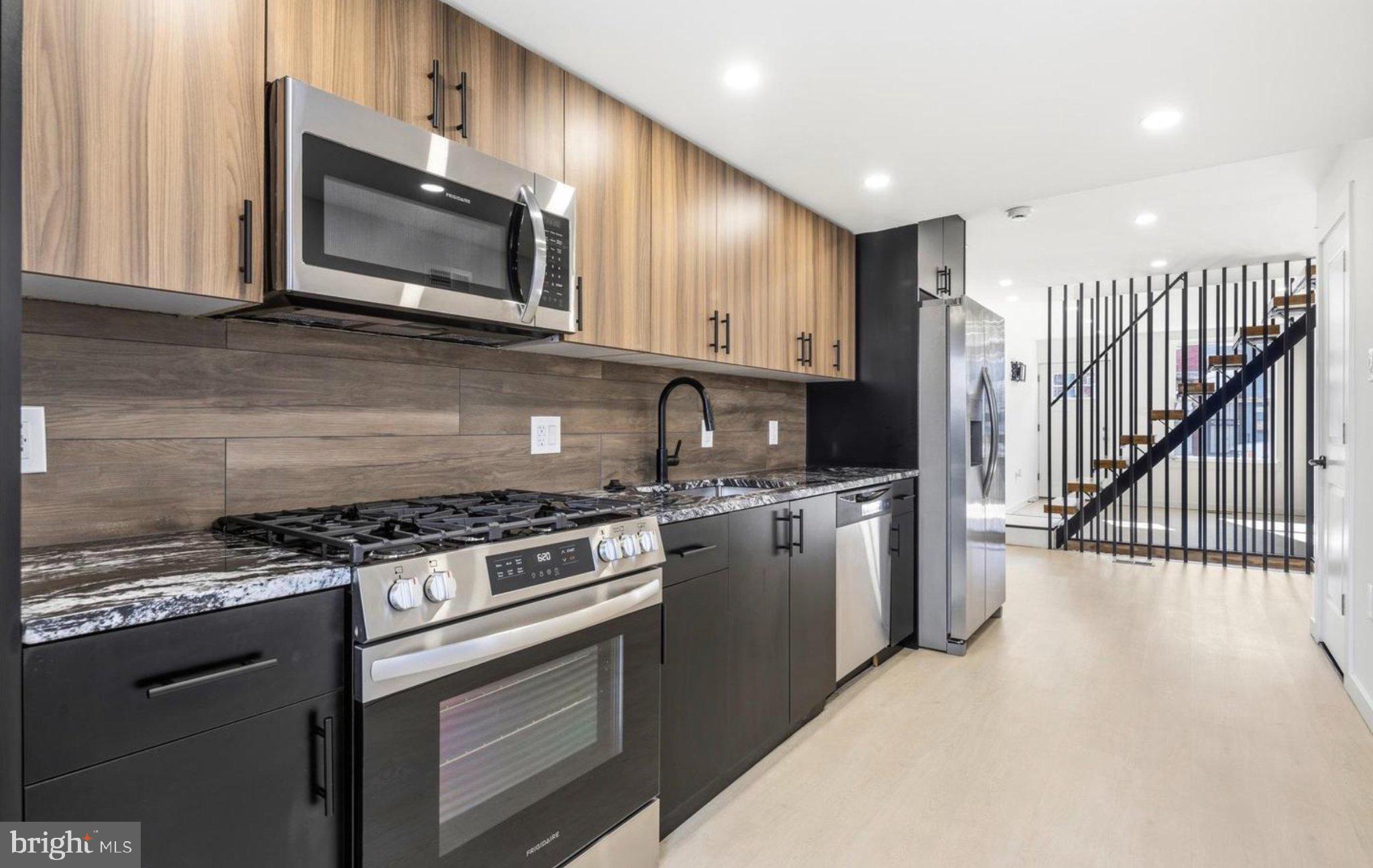 1819 E ALBERT STREET