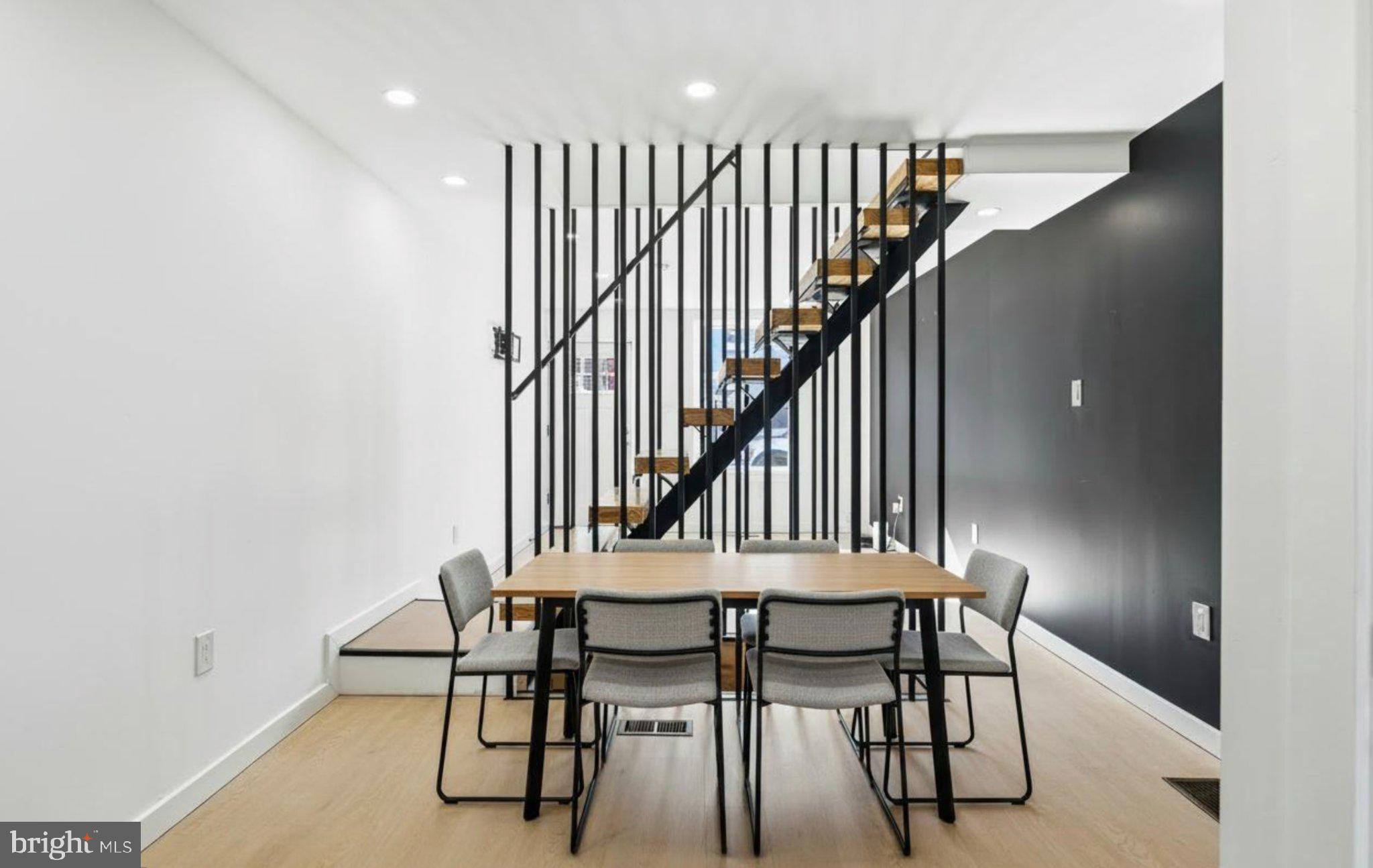 1819 E ALBERT STREET