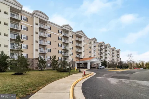 6301 Edsall Road Unit 303, Alexandria, VA MLS: VAFX2235644