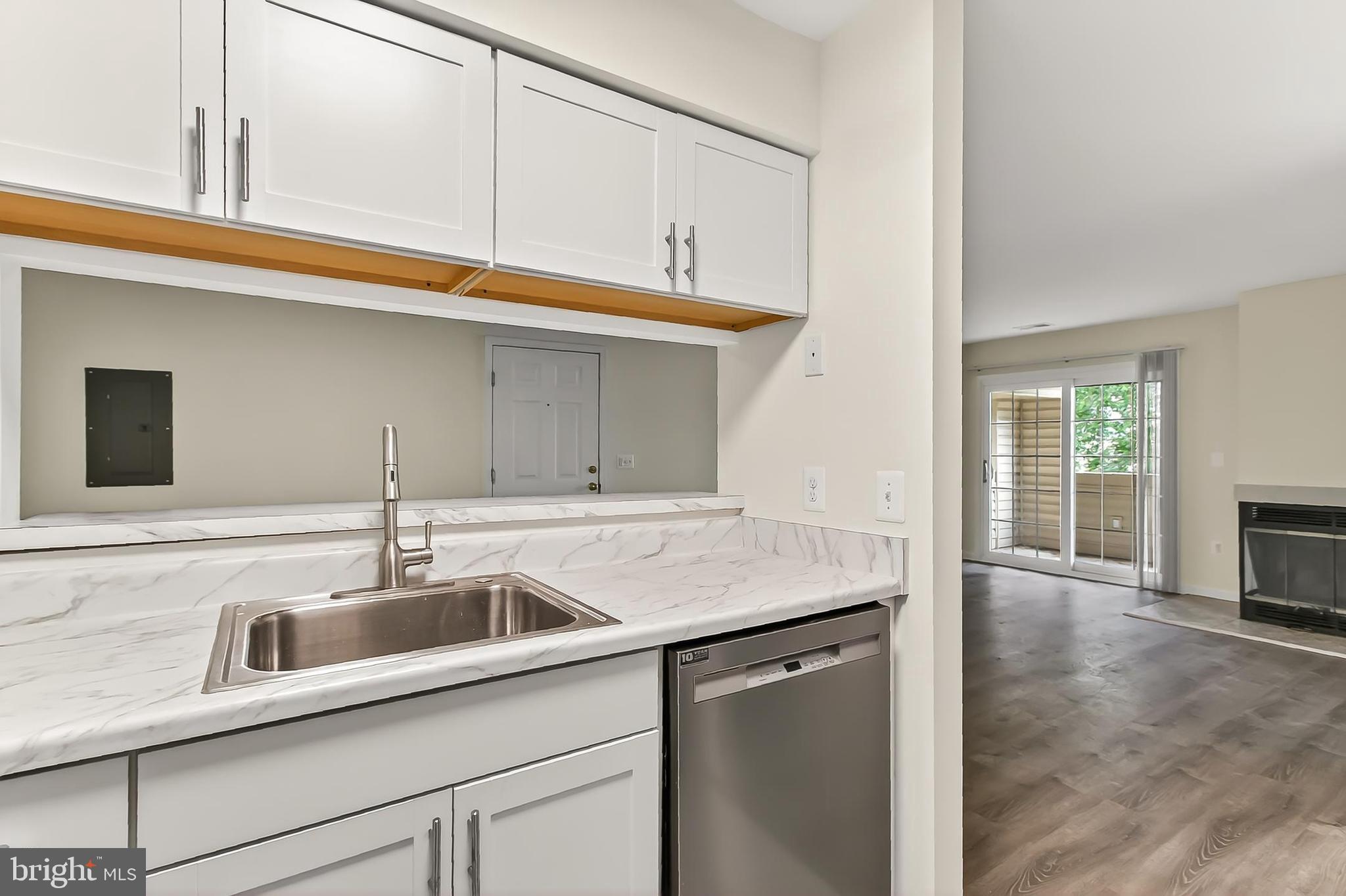 VICTORIA CROSSINGS AT MANCHESTER LAKES - Residential