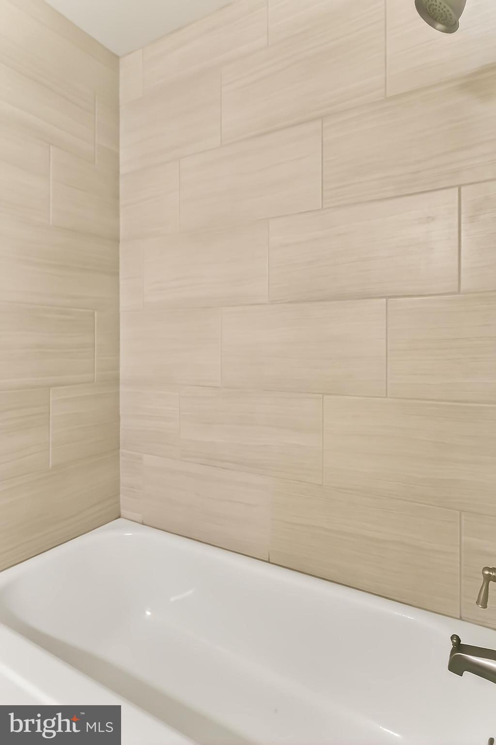 VICTORIA CROSSINGS AT MANCHESTER LAKES - Residential