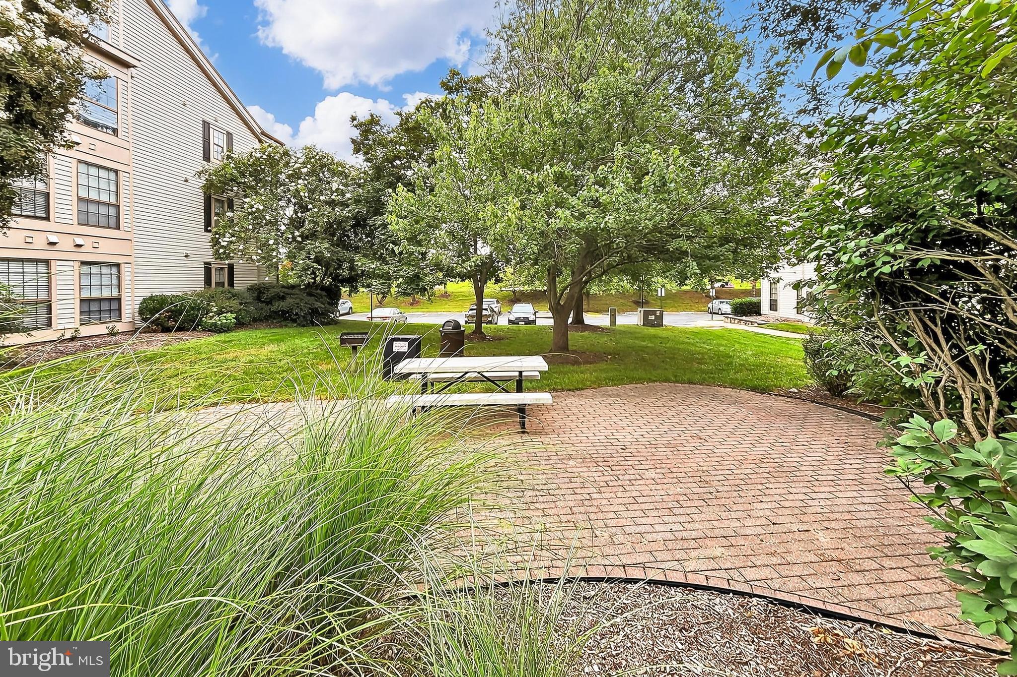 VICTORIA CROSSINGS AT MANCHESTER LAKES - Residential