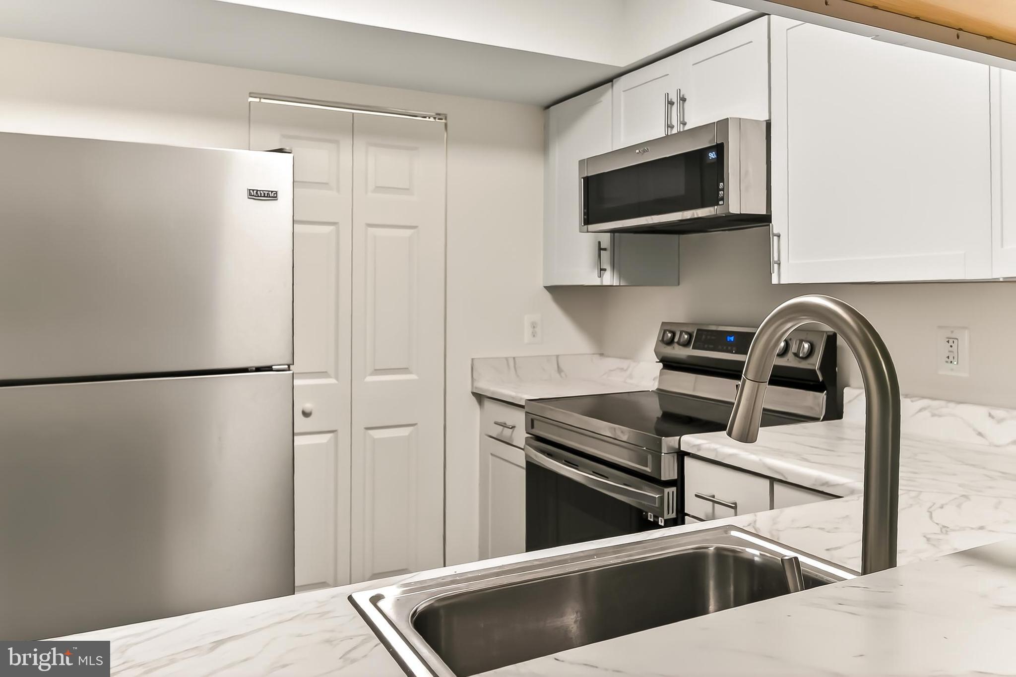 VICTORIA CROSSINGS AT MANCHESTER LAKES - Residential