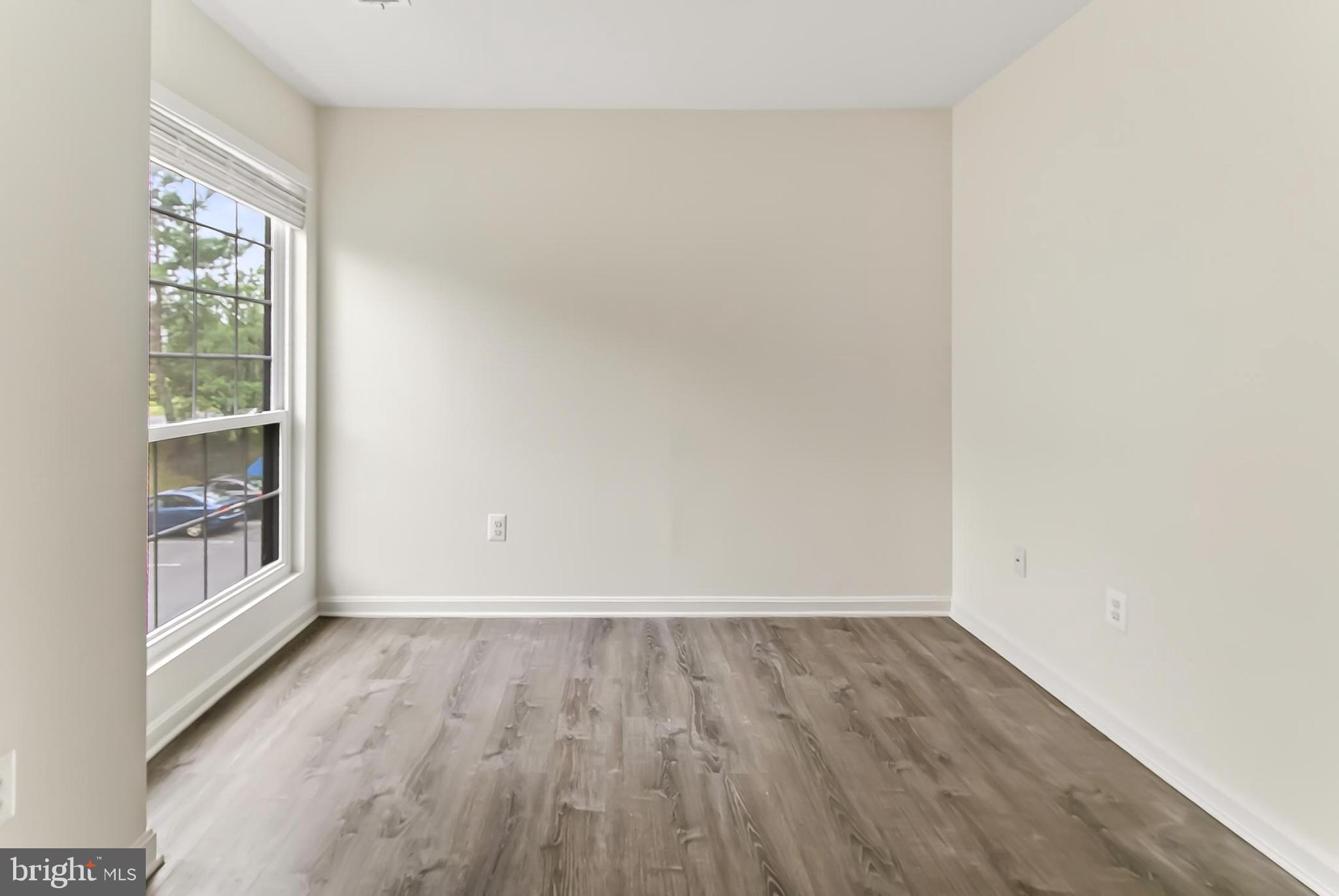 VICTORIA CROSSINGS AT MANCHESTER LAKES - Residential