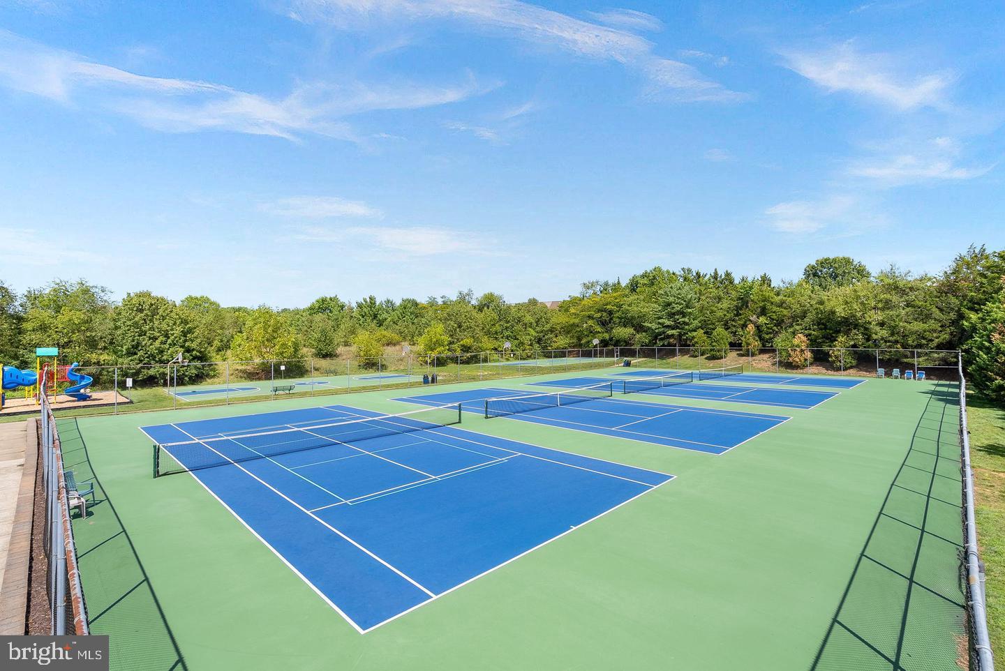 VICTORIA CROSSINGS AT MANCHESTER LAKES - Residential