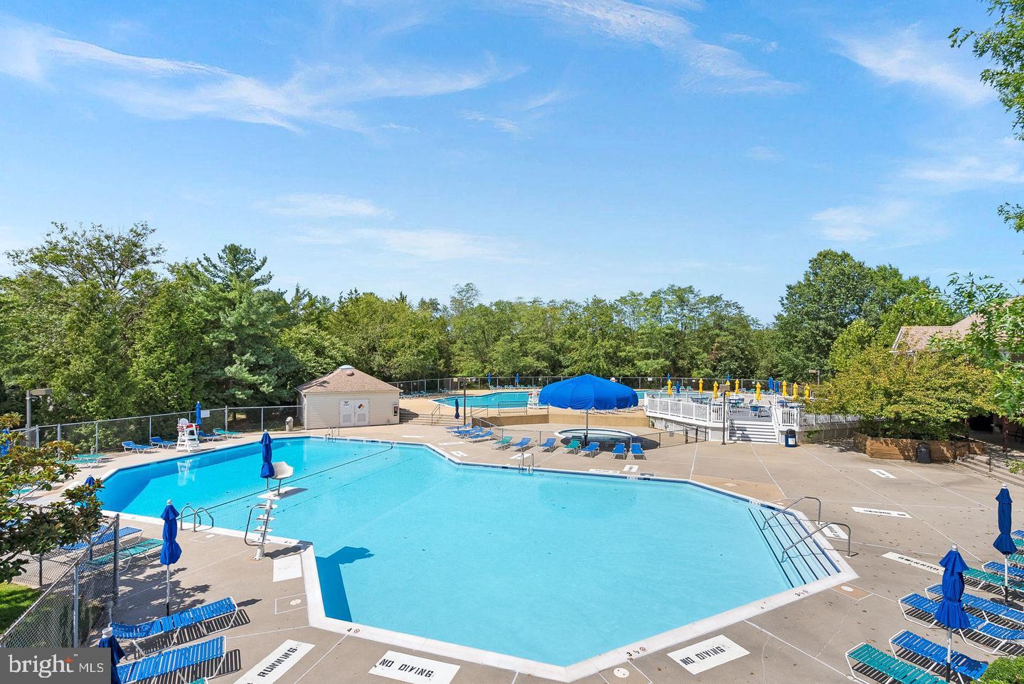 VICTORIA CROSSINGS AT MANCHESTER LAKES - Residential