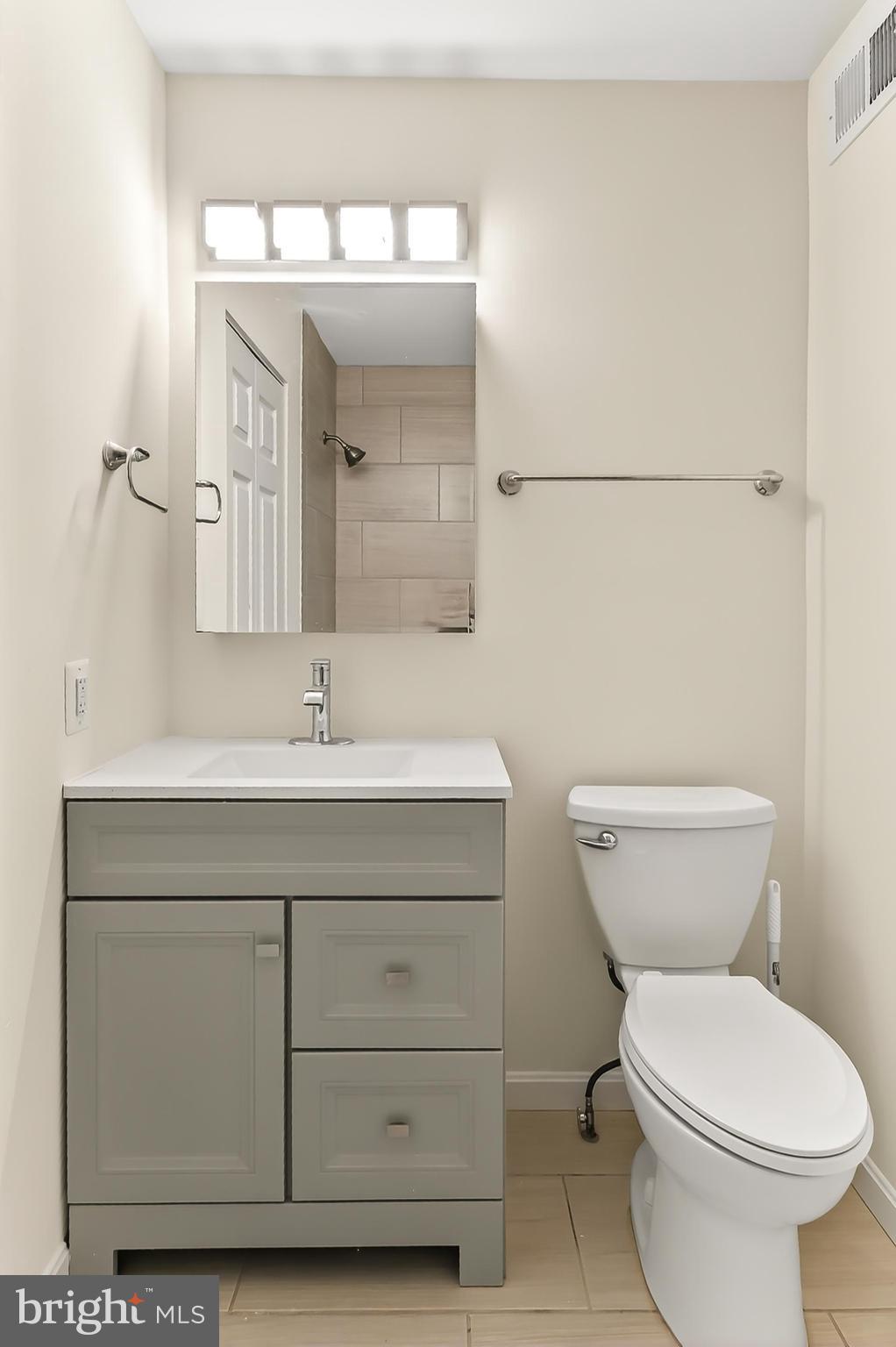 VICTORIA CROSSINGS AT MANCHESTER LAKES - Residential